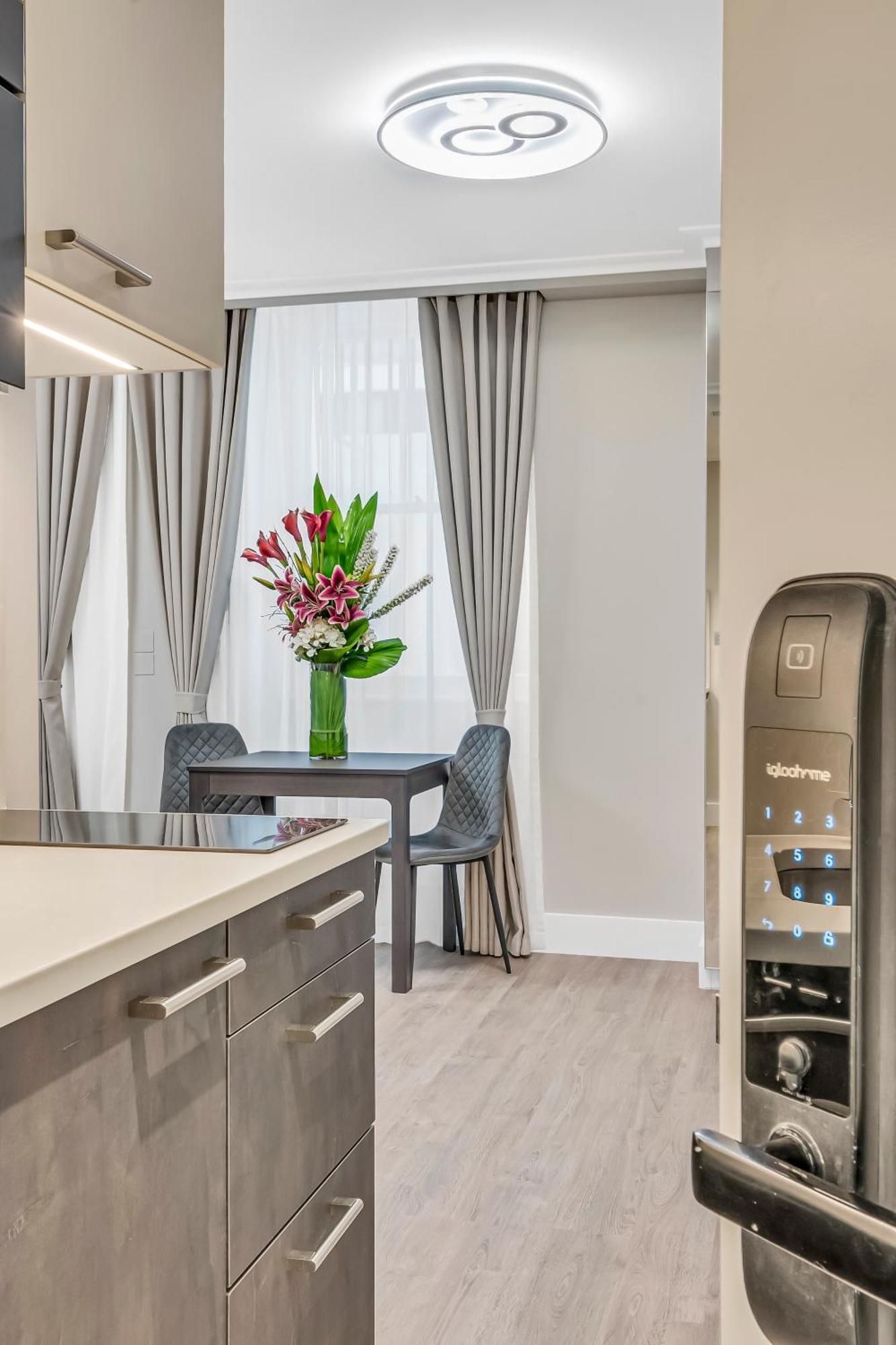 Cleveland Residences Bloomsbury Лондон Экстерьер фото