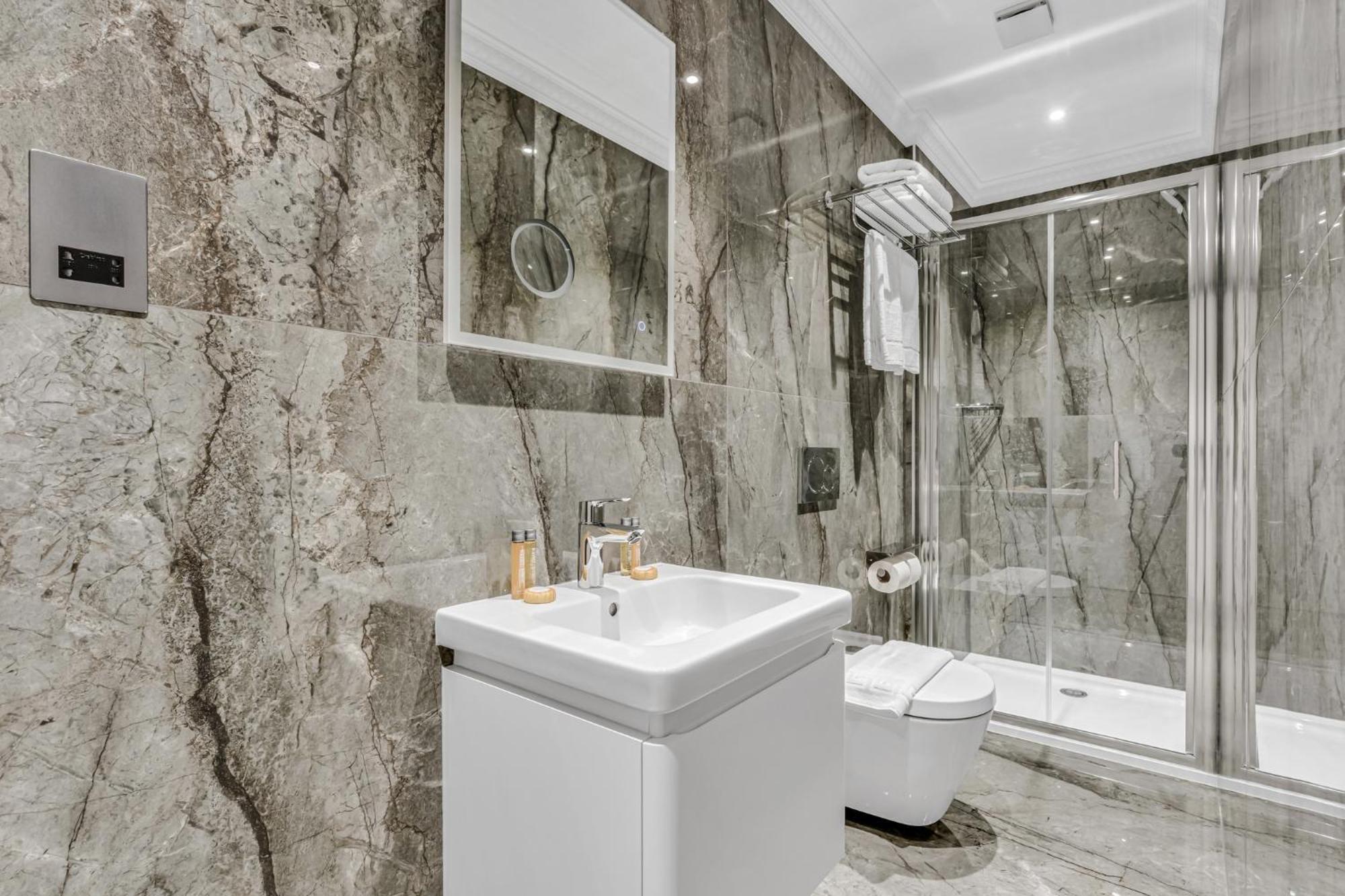 Cleveland Residences Bloomsbury Лондон Экстерьер фото